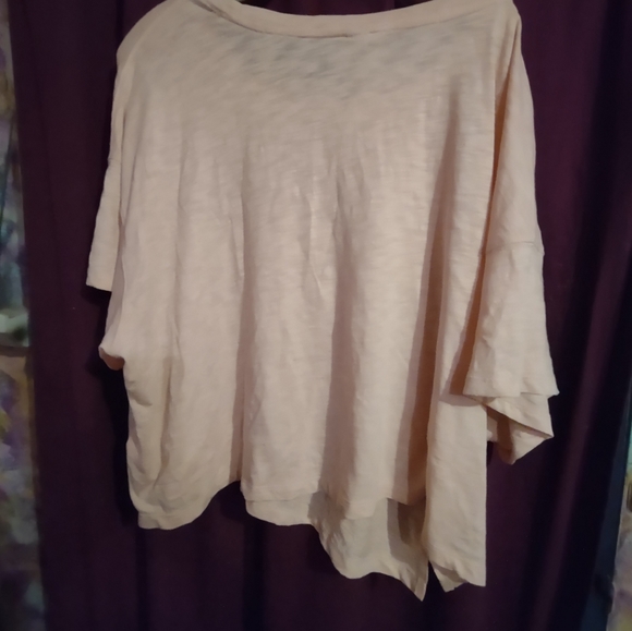 Old navy nwt ladies graphic tee shirt - Picture 4 of 5